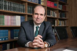 Suspensão e não mera prorrogação de prazo da tributação da Folha de Salários pode evitar o desemprego e as demissões em massa 1 Dr. Halley Henares Neto