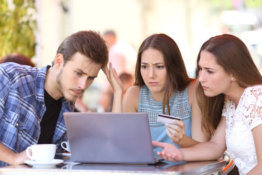 Como evitar cair em golpes online com cartão de crédito 2 screen 2x 2