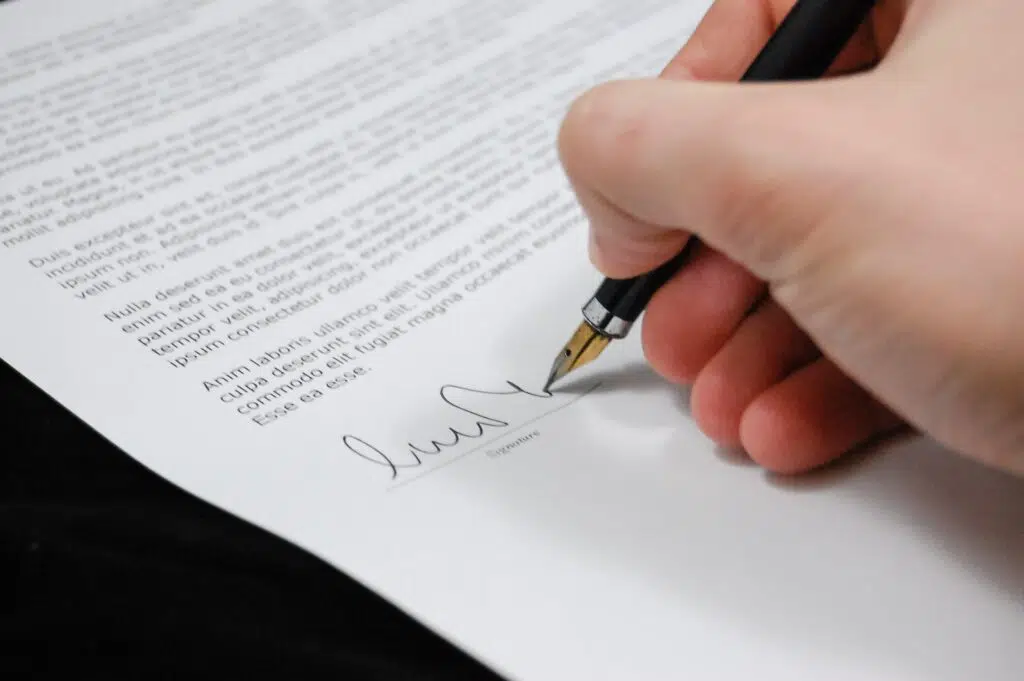 Advogado 4.0: saiba como se manter atualizado 2 document agreement documents sign 48148