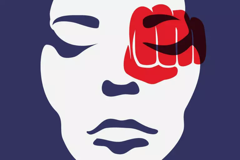 poster russo contra a violencia contra a mulher