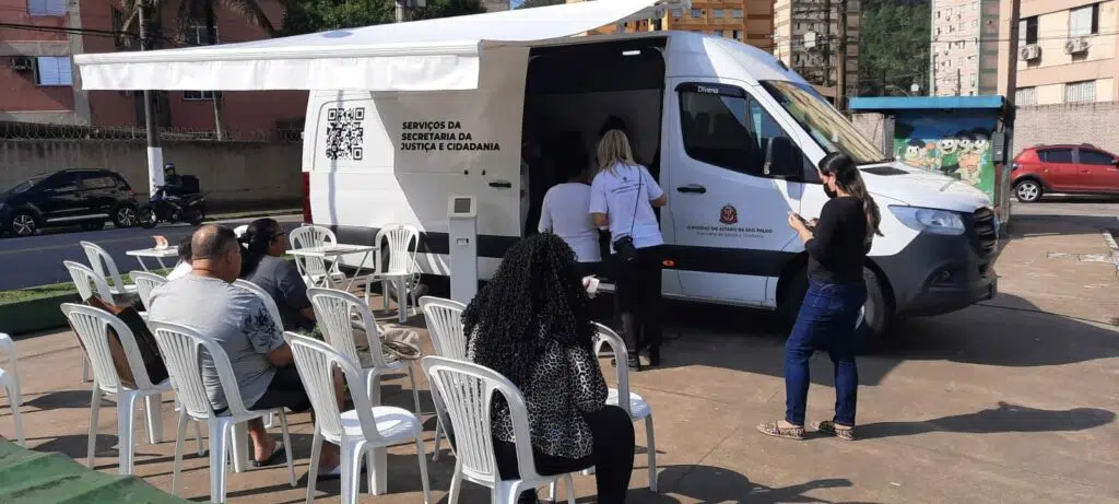 Projeto Cidadania Itinerante realizou 3,2 mil atendimentos em julho 2 Atendimento Cidadania Itinerante 01