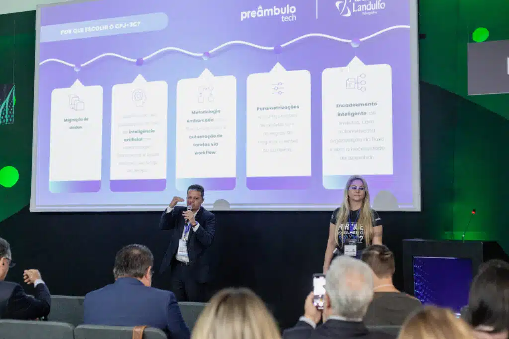 Com apresentações de case de sucesso, palestras e demonstrações do software de gestão CPJ-3C, a Preâmbulo Tech encerra atuação na Fenalaw 2022 1 19102022 AK0W9137