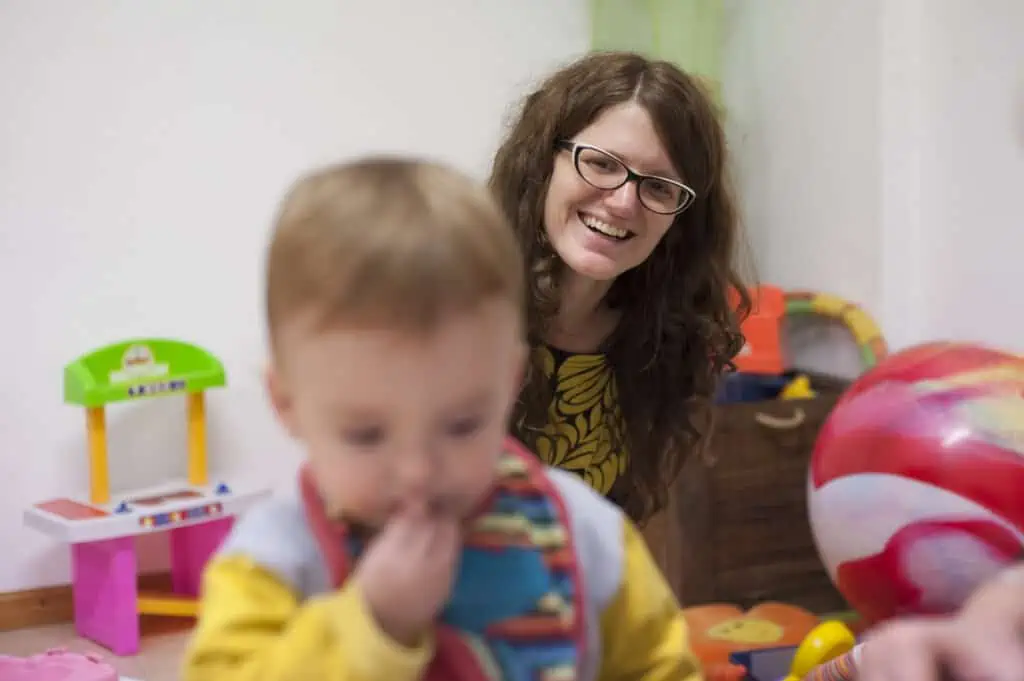 Decisão da justiça a favor de uma mãe de criança com autismo, em relação à jornada de trabalho, abre precedente para outros casos 1 Foto Mae Autismo